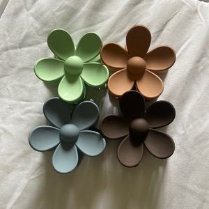flower claw clips (4pc)